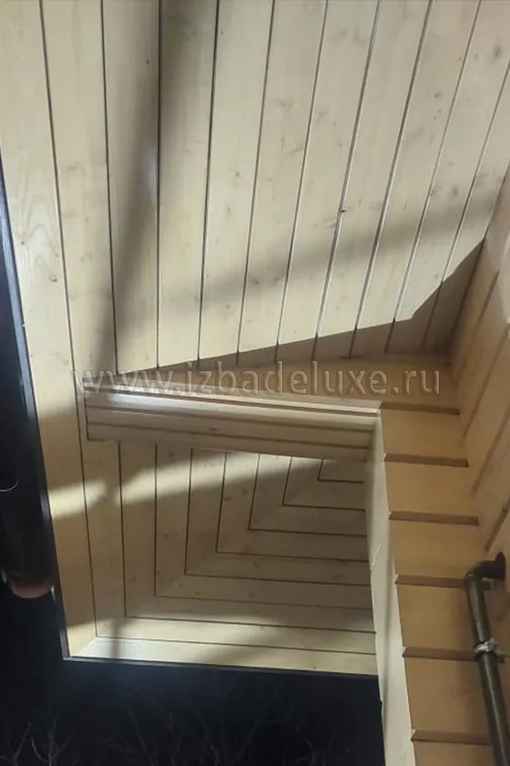 На сайте обновлены фотографии строительства дома из клееного бруса «Сокол» в Тверской области. Выполнена пошивка свесов кровли.