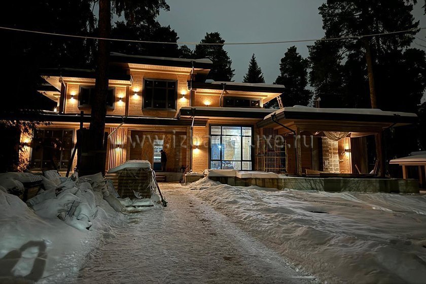 На сайте обновлены фотографии дома из клееного бруса Усадьба «Свобода».