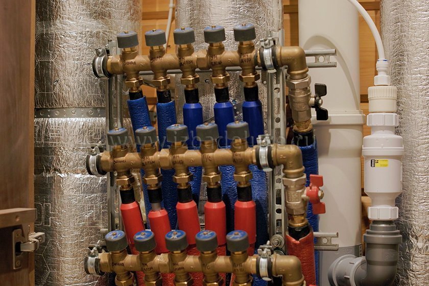 На сайте обновлены фотографии санузлов и котельной дома из клееного бруса «Усадьба Малинки».