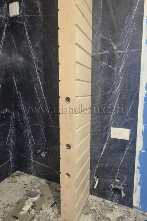 Продолжается строительство дома из клееного бруса Усадьба «Звезда в Соснах» на Успенском шоссе. На объекте выполняется чистовая отделка мокрых зон.