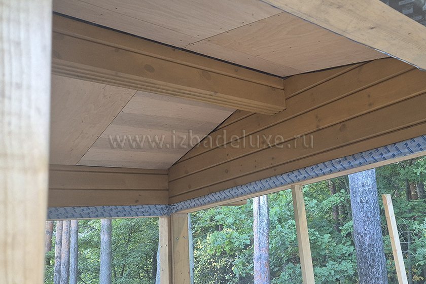 Продолжаются работы по черновой отделке дома из клееного бруса Усадьба «Звезда в Соснах» на Успенском шоссе.