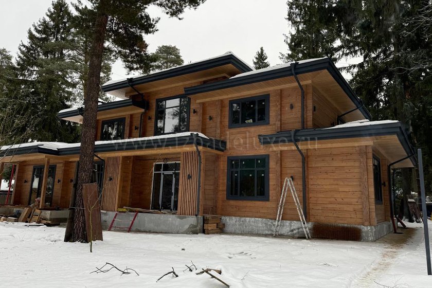 На сайте обновлены фотографии готового дома из клееного бруса Усадьба «Свобода».