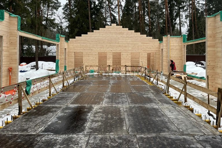 Строительство бассейна из клееного бруса в Тверской области.